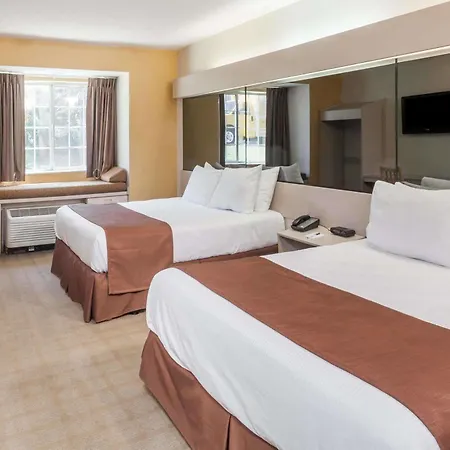 Hotel Microtel & By Wyndham