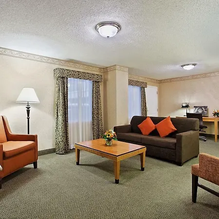 Hotel Embassy - At Vanderbilt 3*