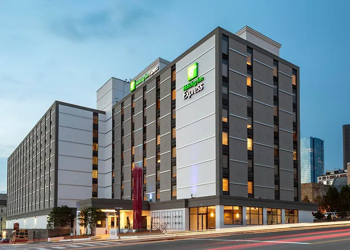 Holiday Inn Express Nashville-Downtown - Broadway By Ihg