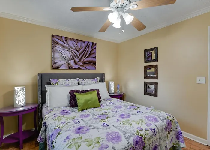 Charming Nashville Home Near Restaurants And Bars!