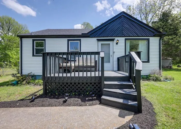 5 Min To Airport Pet Friendly Fire Pit Fenced Yard
