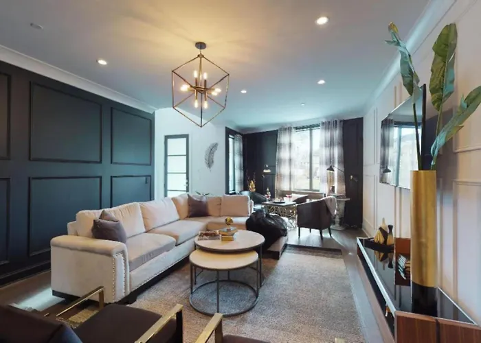 Luxury In Music Row The Gulch Is Minutes Away
