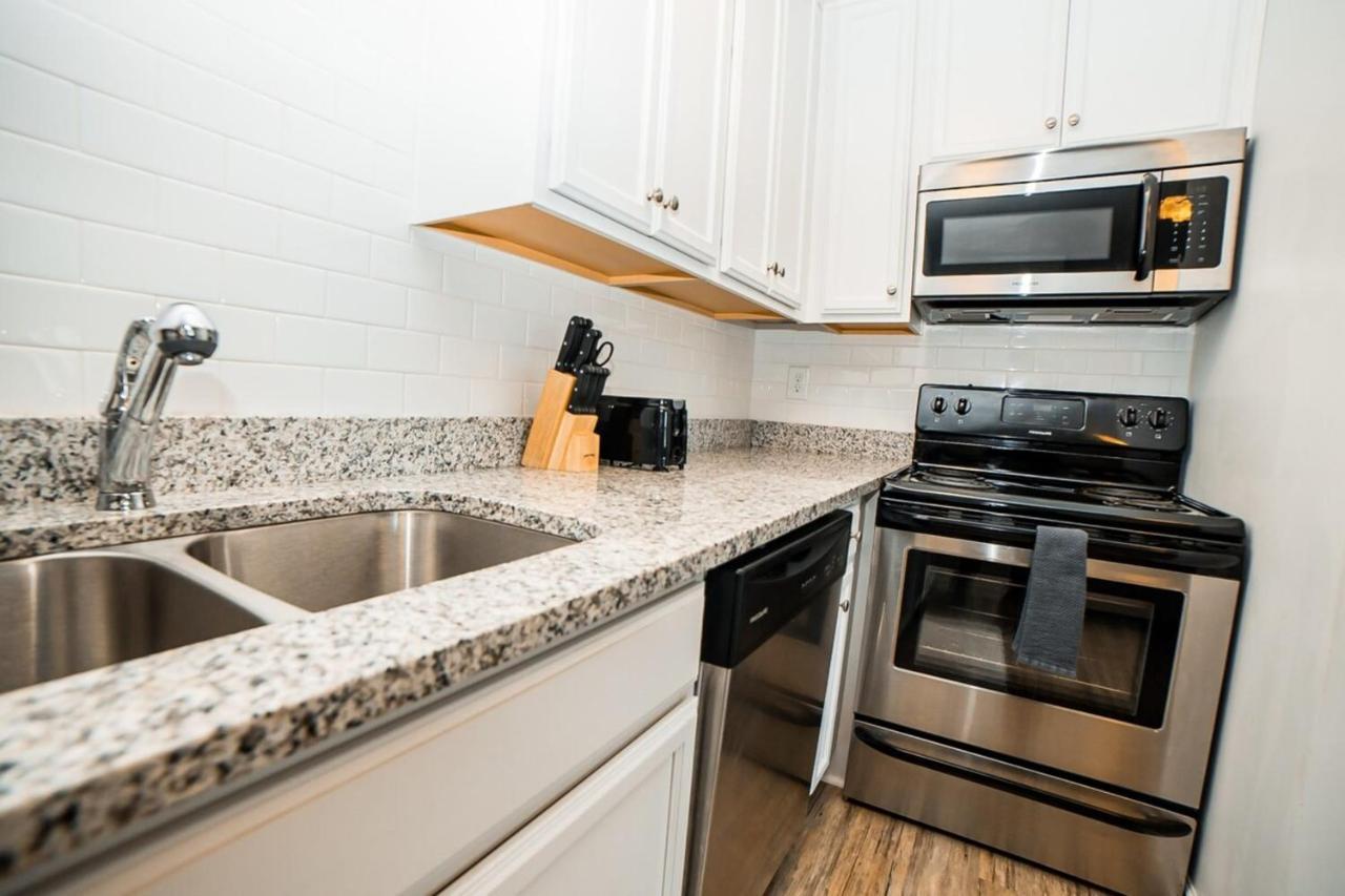 Cozy Minutes To Broadway Apartment *
