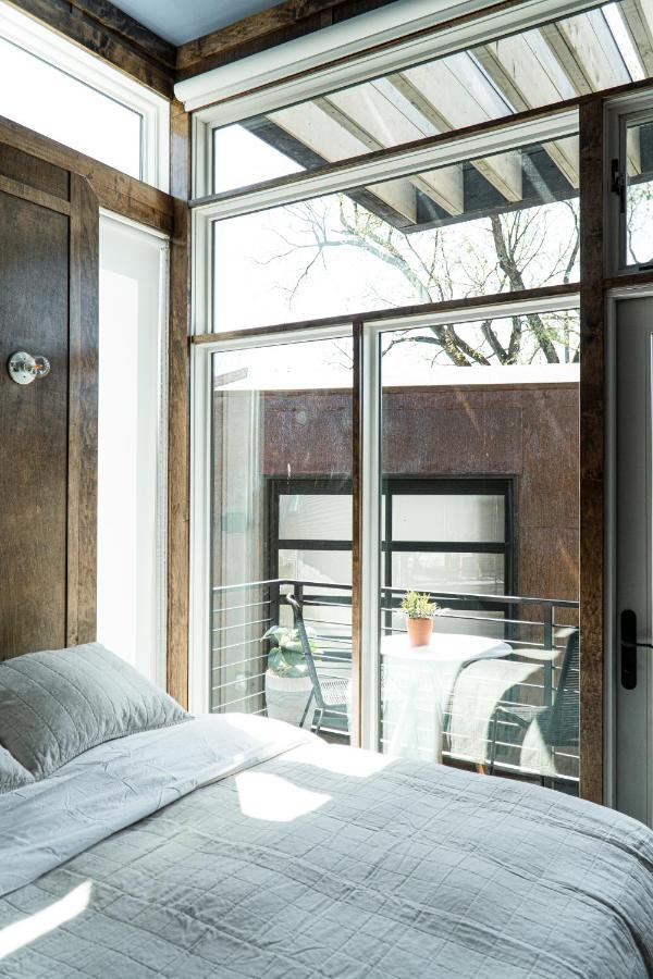 Ironwood Grove, Tiny House Aparthotel