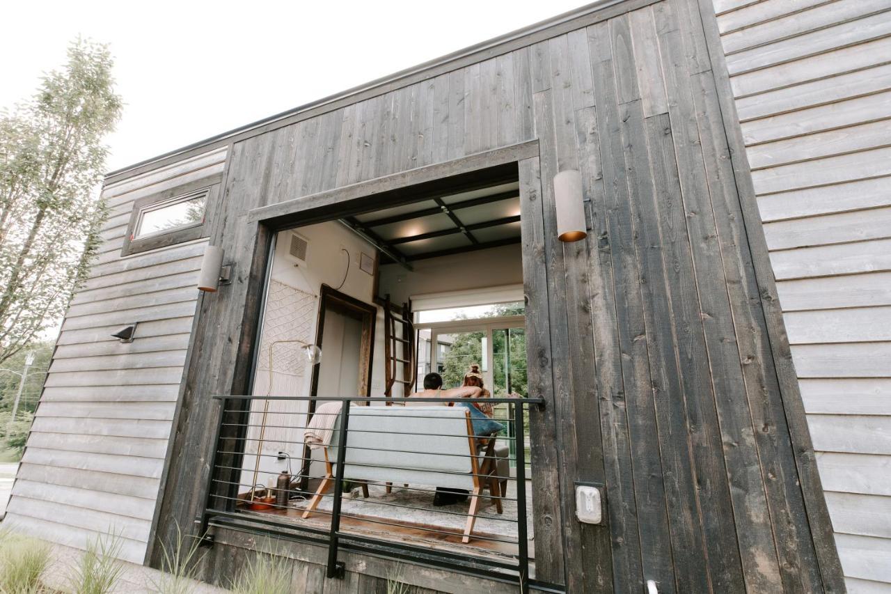 Ironwood Grove, Tiny House Aparthotel