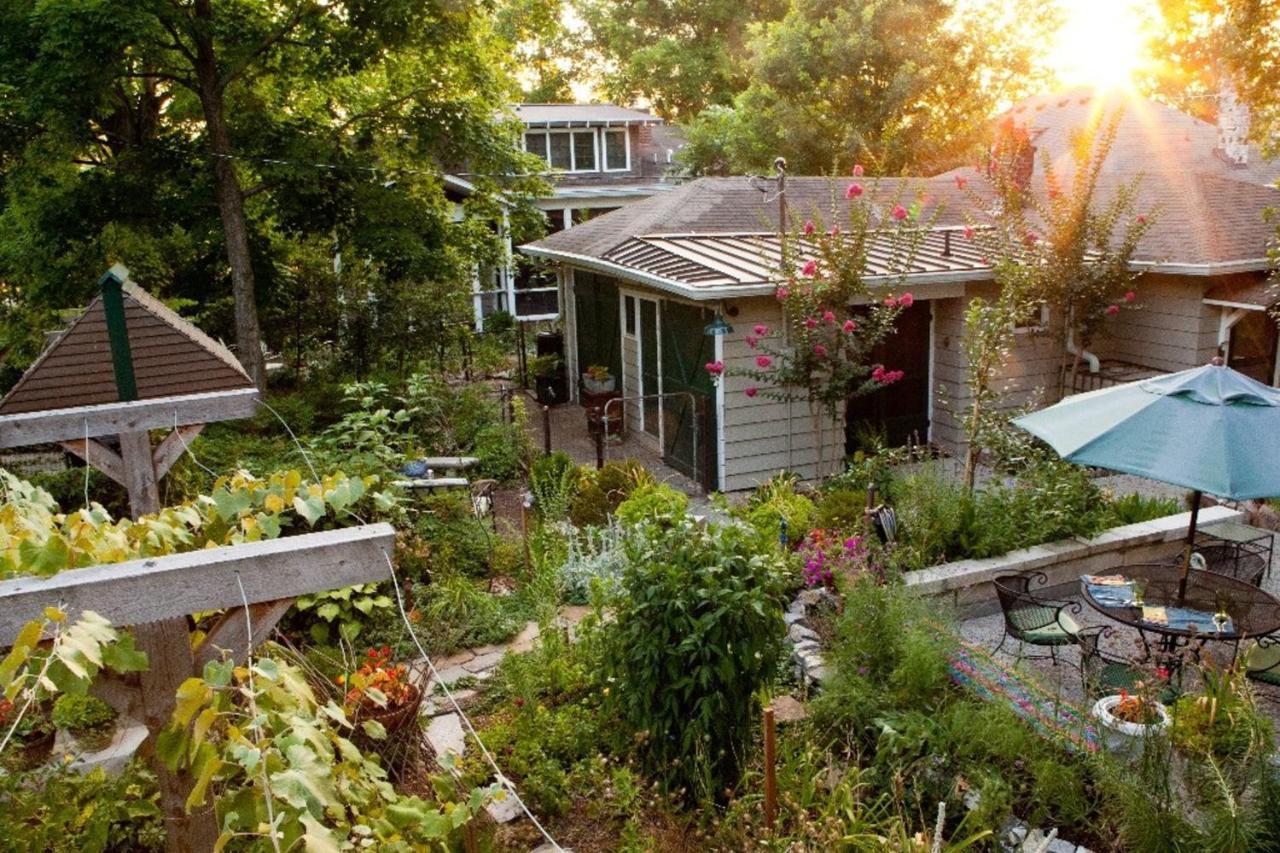 Little House - * Nashville