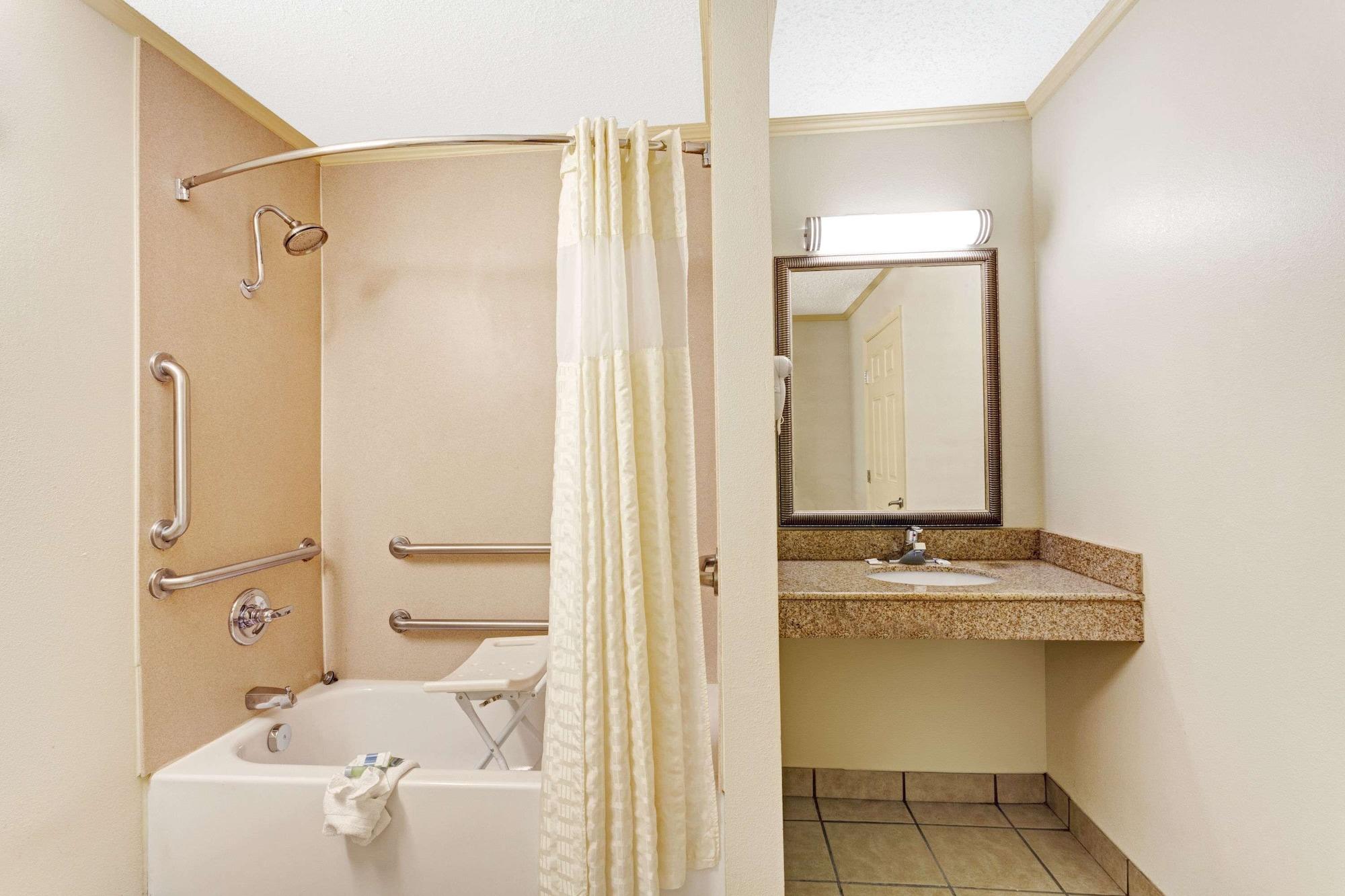 Hotel Knights - Downtown Nashville
