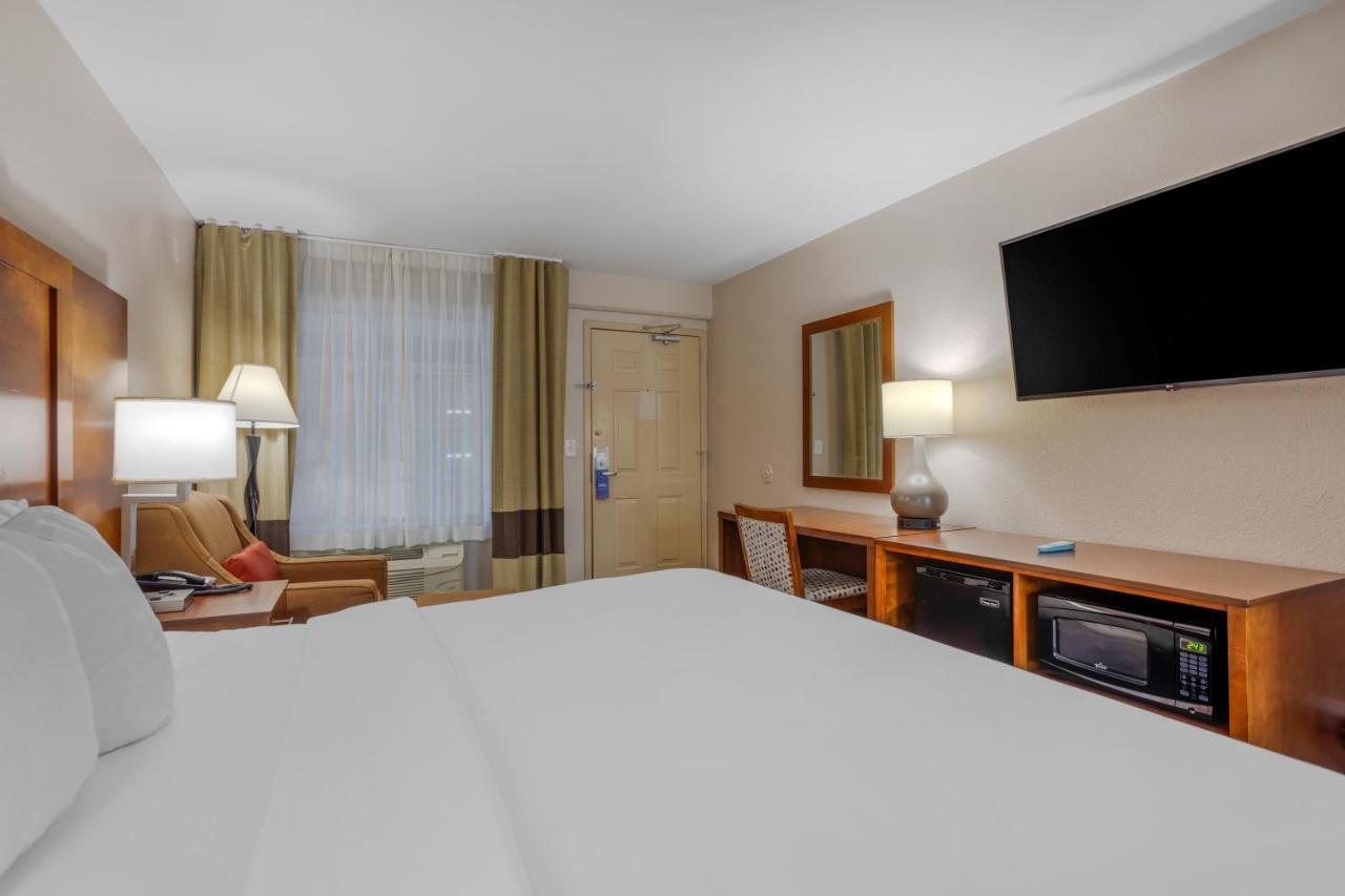 Comfort Downtown - Music Center 4* Nashville
