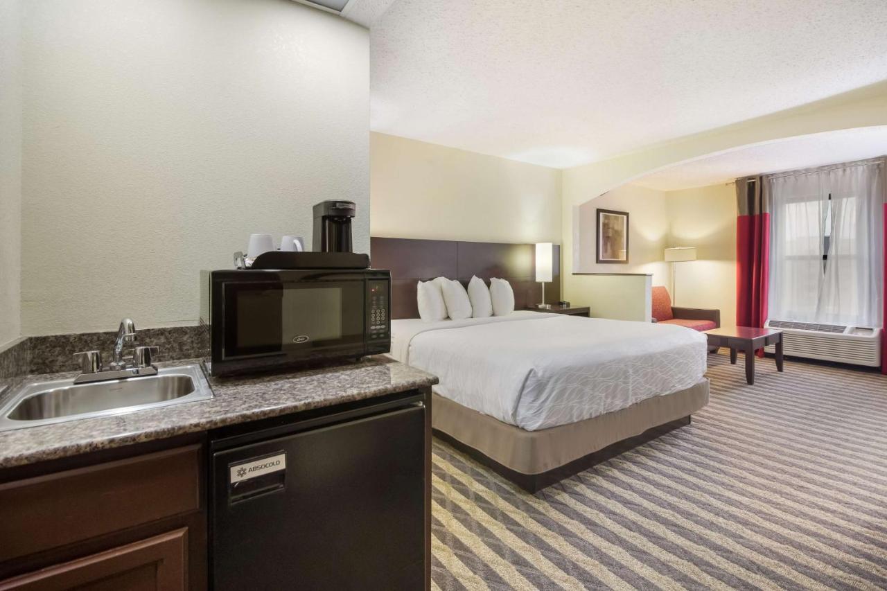 Western Near Opryland