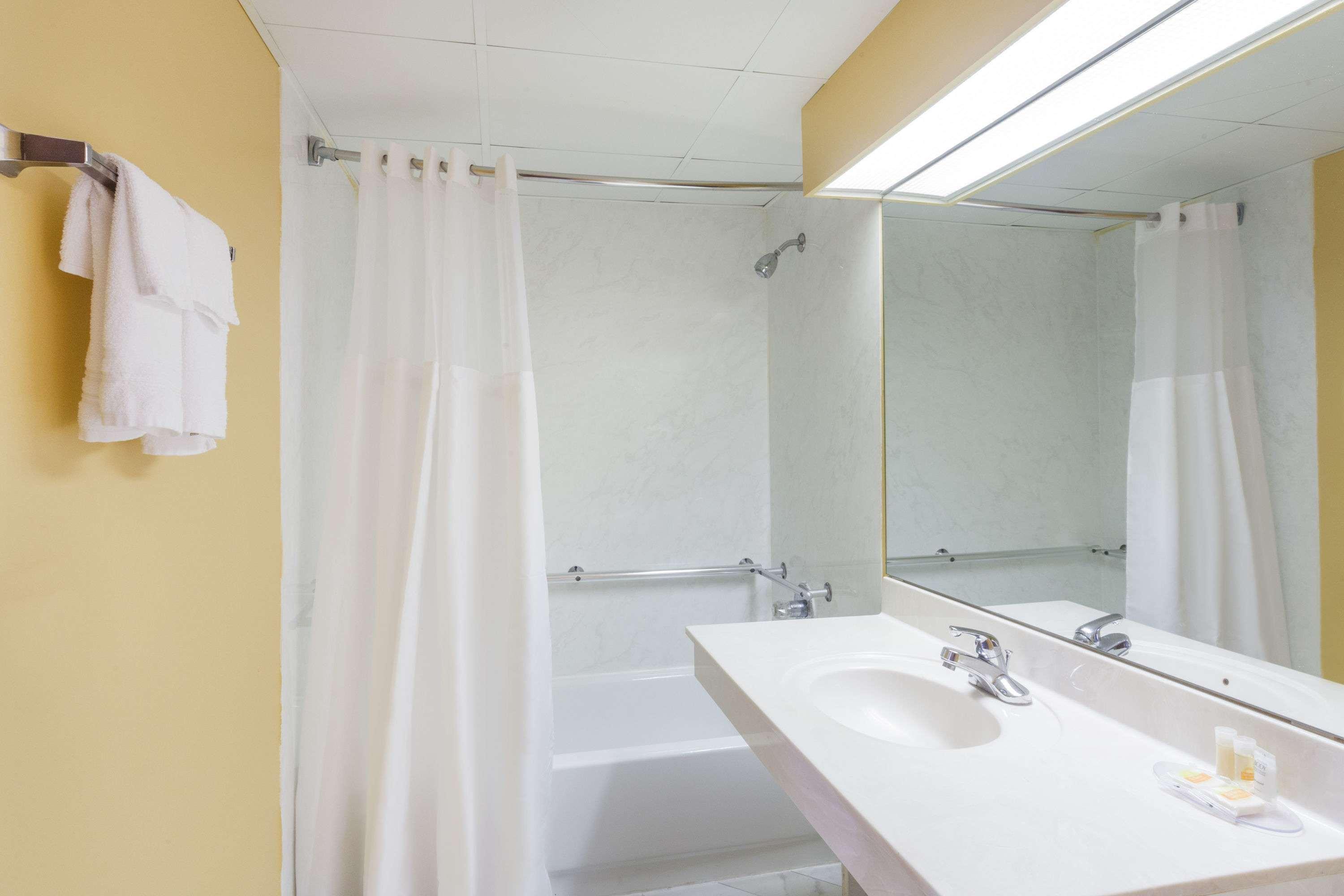 Hotel Days Inn Bna St Thomas W Hosp