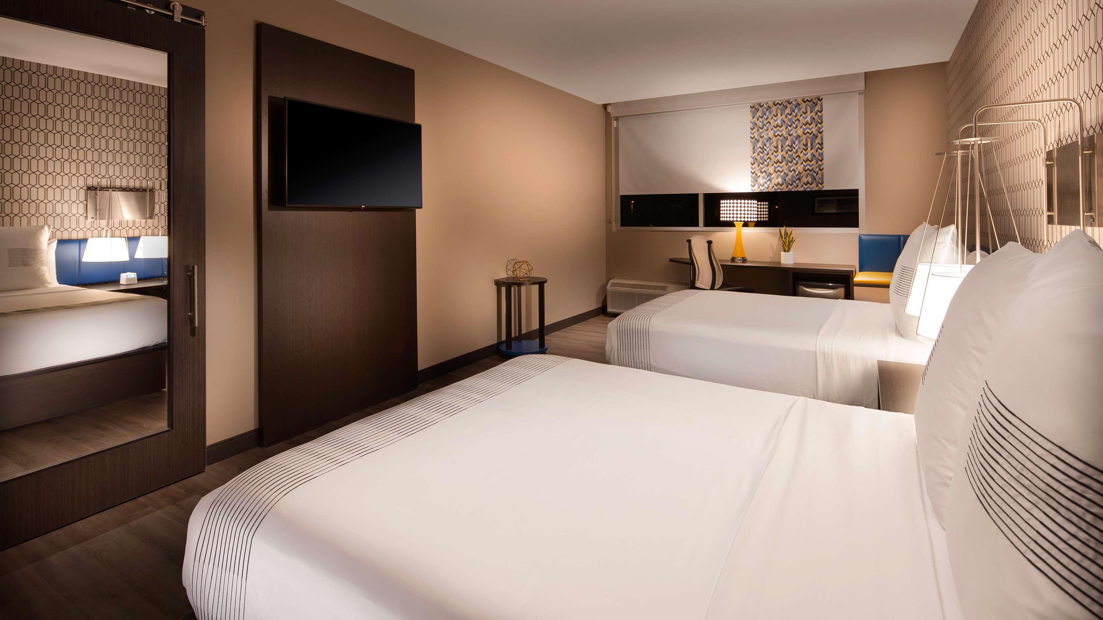 Glo Western Airport Hotel 3*