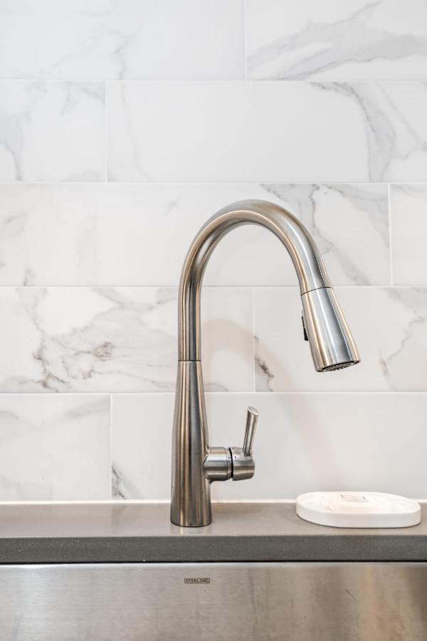 Abode - Germantown Apartment