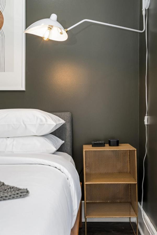 Abode - Germantown Apartment *