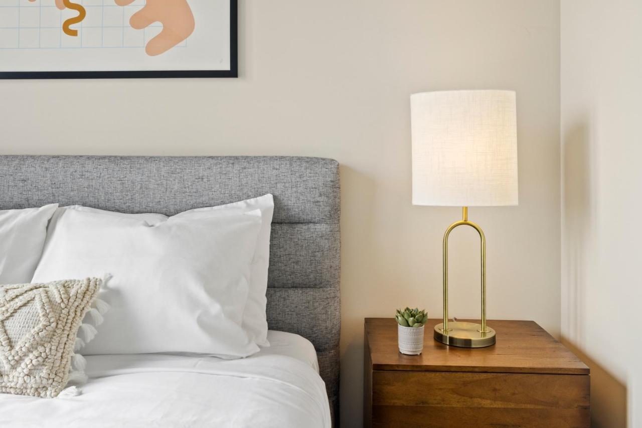 Hotel Placemakr Premier Sobro