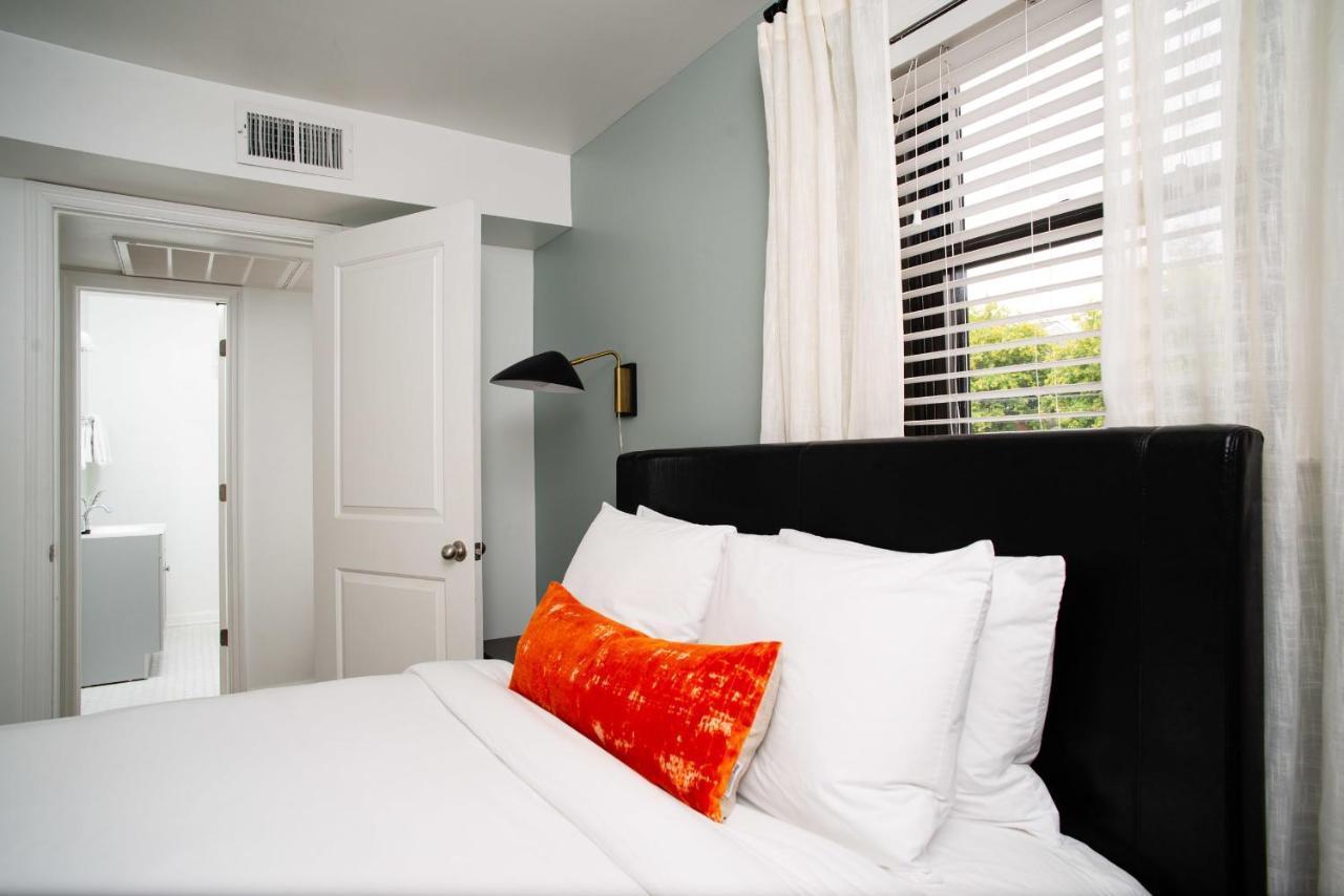 Apartment Abode - Marathon Village Near Downtown