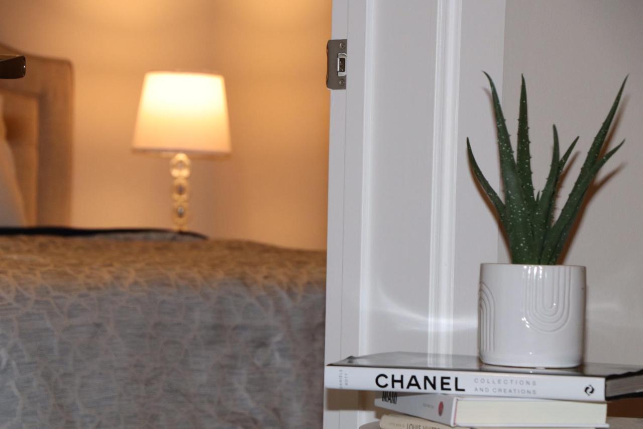 Apartment Palatial Abode With Downtown View & Free Parking