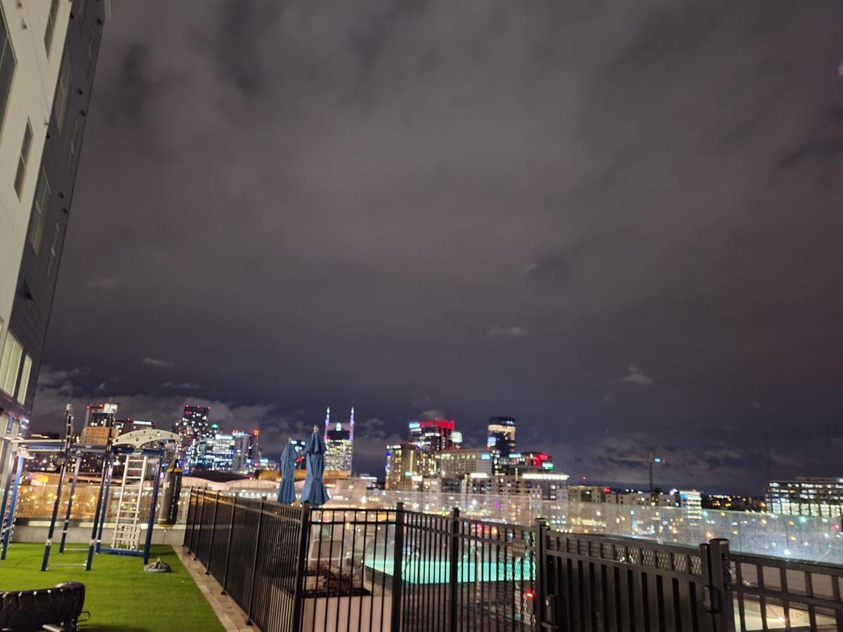 Apartment Palatial Abode With Downtown View & Free Parking *