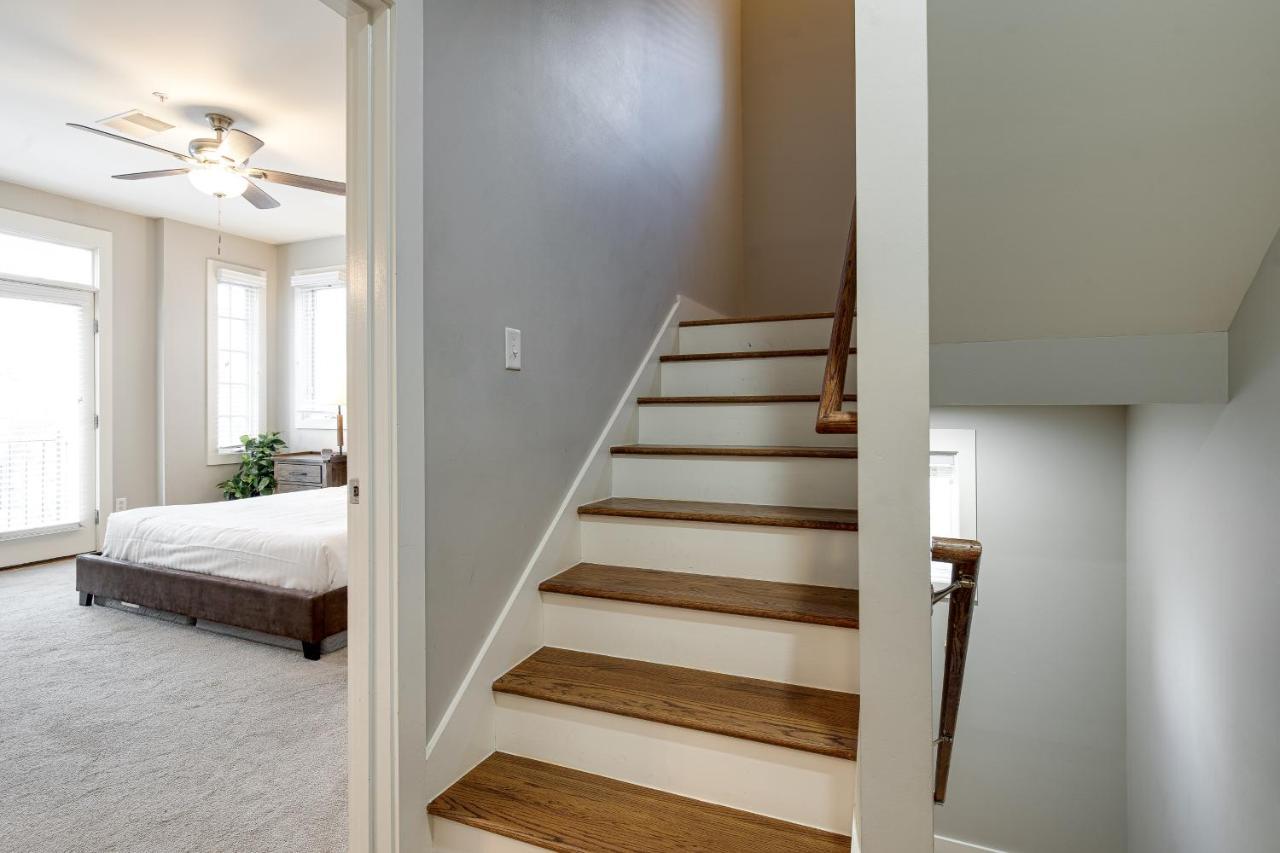 Stunning Minutes From Broadway Nashville