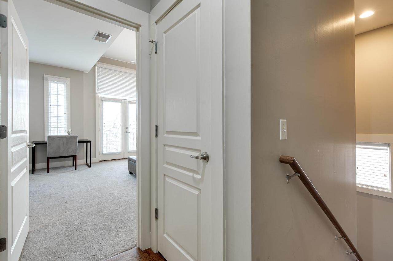 Apartment Stunning Minutes From Broadway *