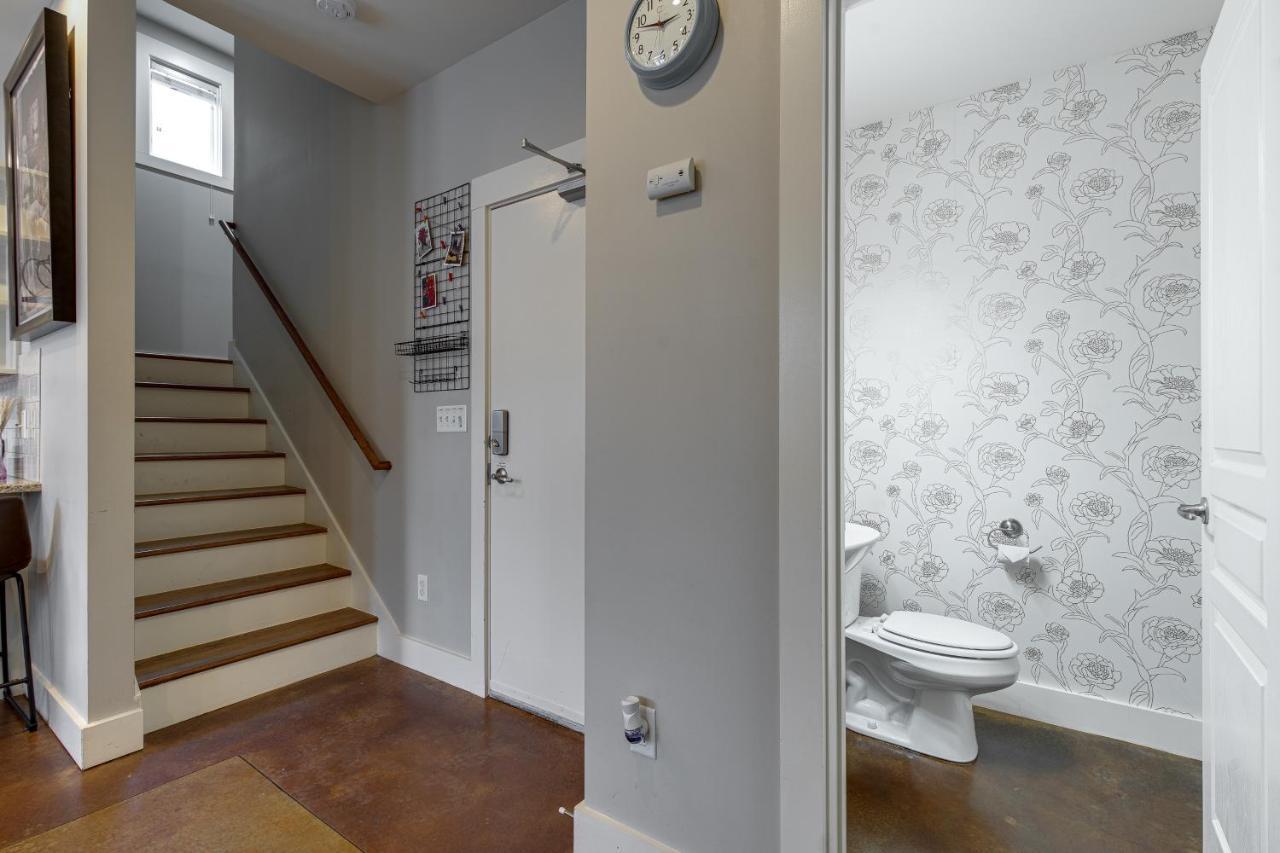 Apartment Stunning Minutes From Broadway Nashville