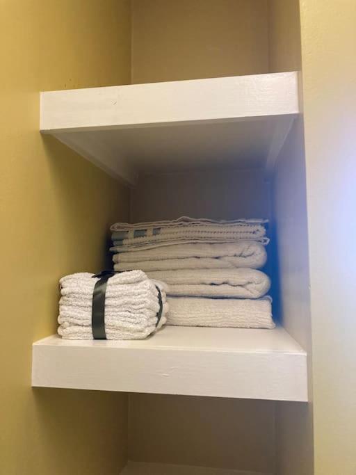 Green 25 Min From Downtown Apartment
