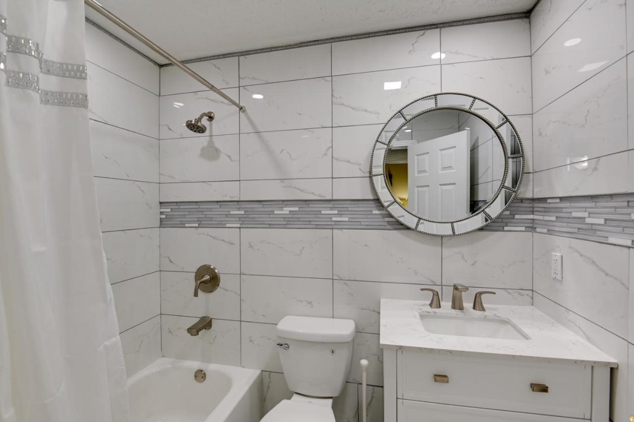 Charming Near Restaurants And Bars! Holiday home