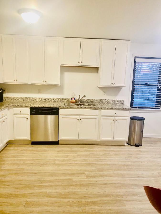 Cozy Condo, Minutes From Broadwy, Sleeps 5 * Nashville