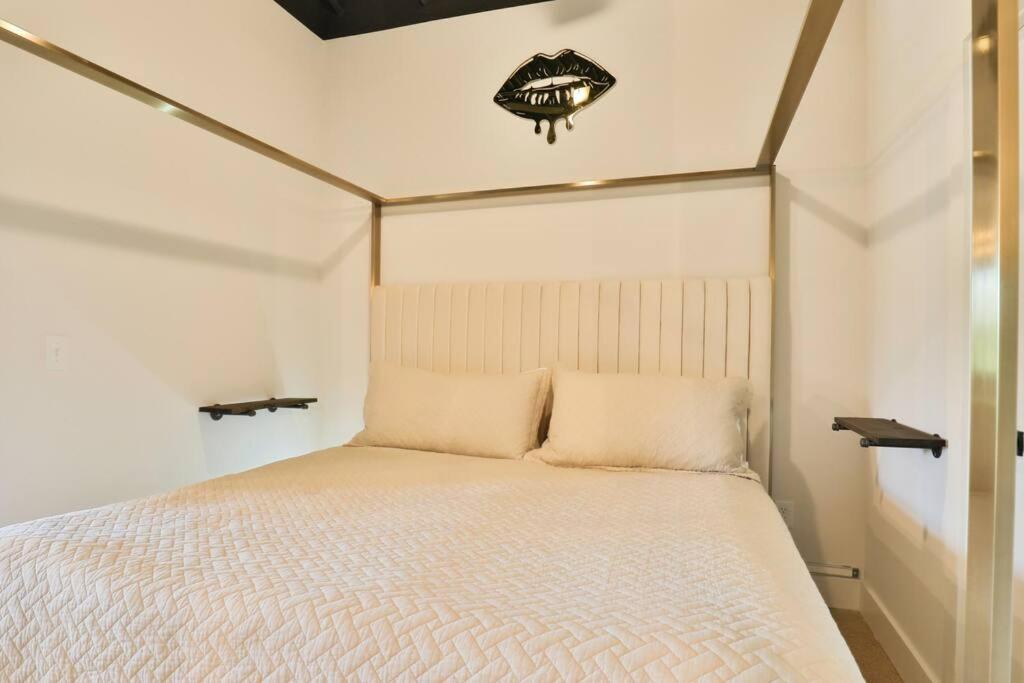 Quiet, And Cozy, Minutes From Attractions And Experiences! Apartment