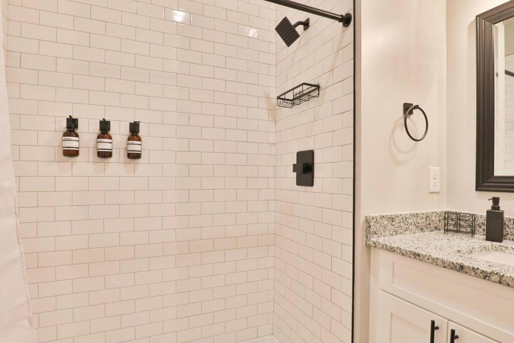 Quiet, And Cozy, Minutes From Attractions And Experiences! Nashville