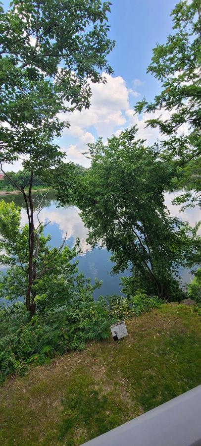 Captain's Quarters Riverfront #2