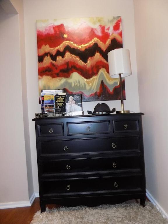 Heart Of Downtown/walk To Broadway & The Action/bars/music Venues/honky Tonks!