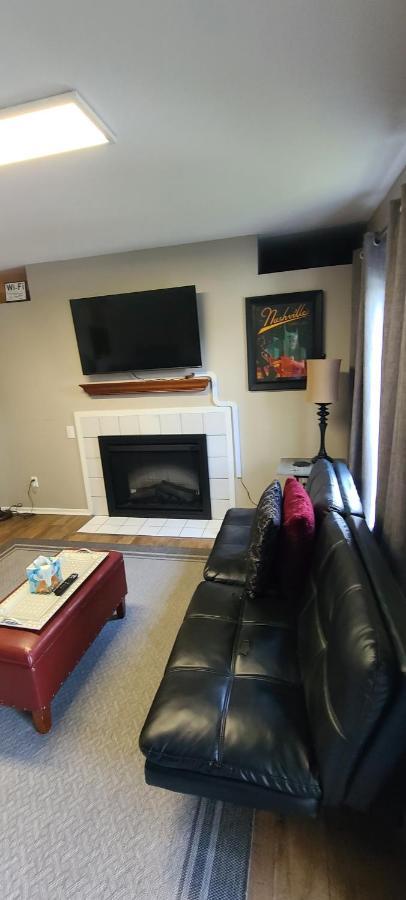 Apartment Captain's Quarters Riverfront #2