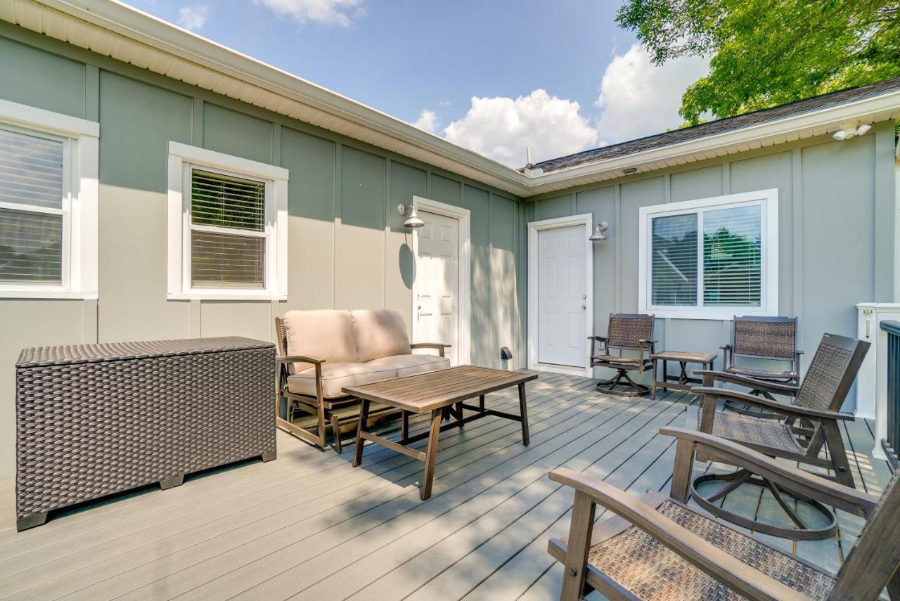Quiet Old Hickory With Deck Holiday home *
