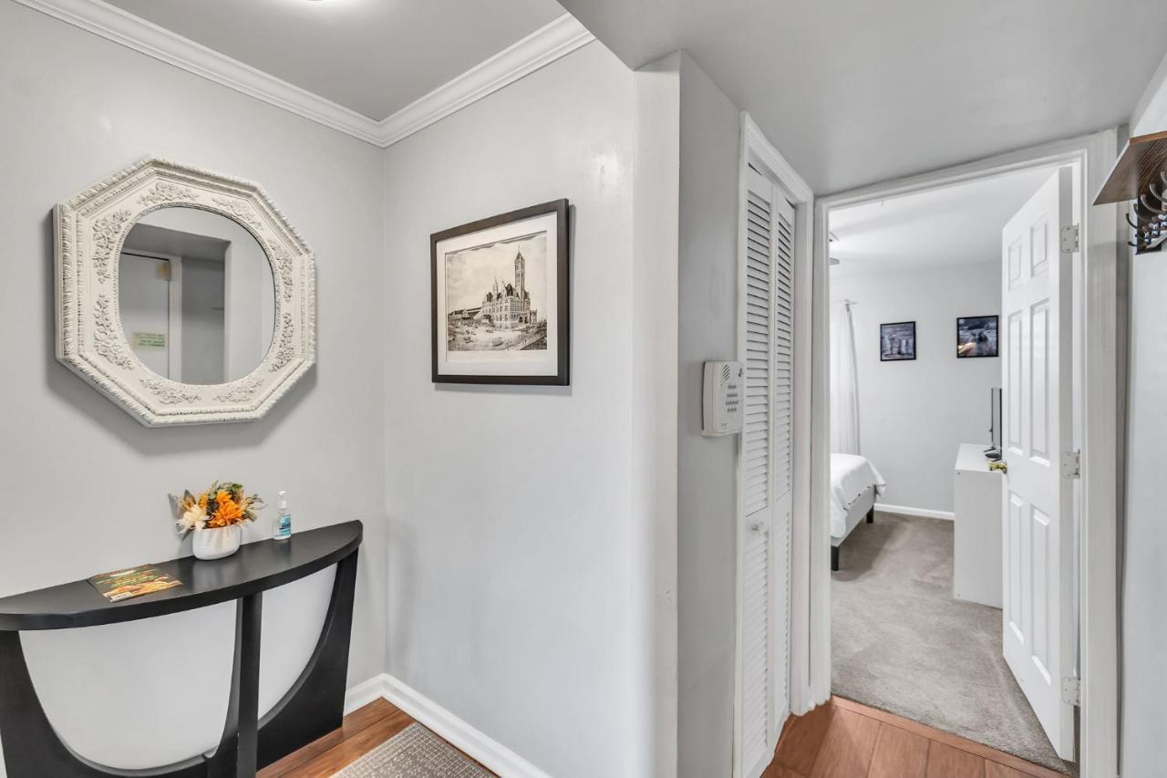 Nash Star Private - 2bed, 2bath, Sleep 6, 25 Min Walk To Broadway And Attractions, Pool, Gym Apartment