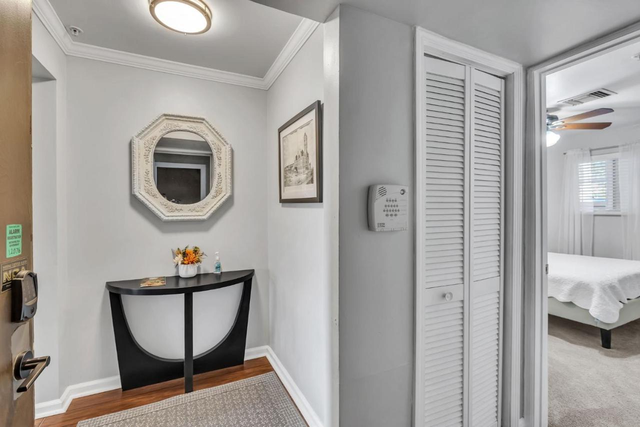Apartment Nash Star Private - 2bed, 2bath, Sleep 6, 25 Min Walk To Broadway And Attractions, Pool, Gym