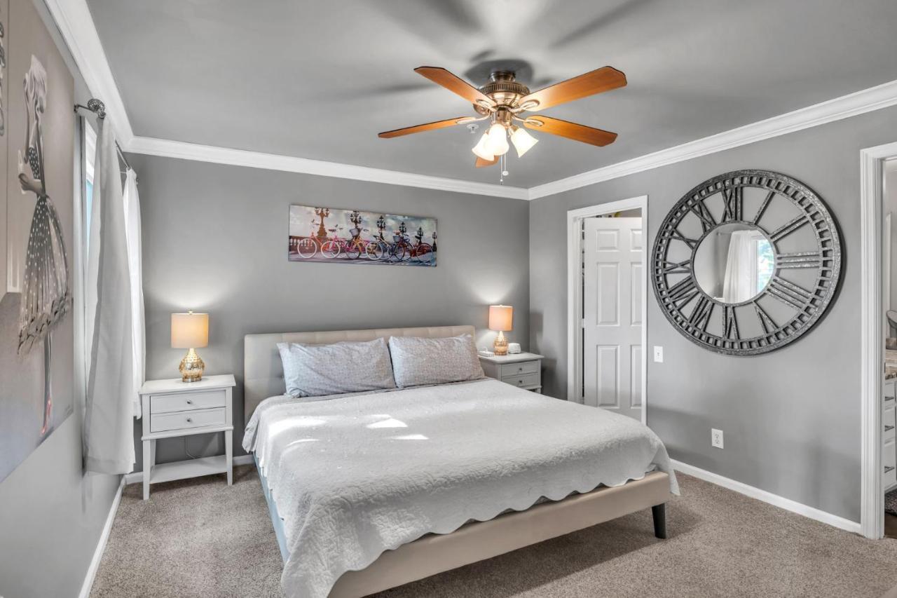 Nash Star Private - 2bed, 2bath, Sleep 6, 25 Min Walk To Broadway And Attractions, Pool, Gym Apartment Nashville