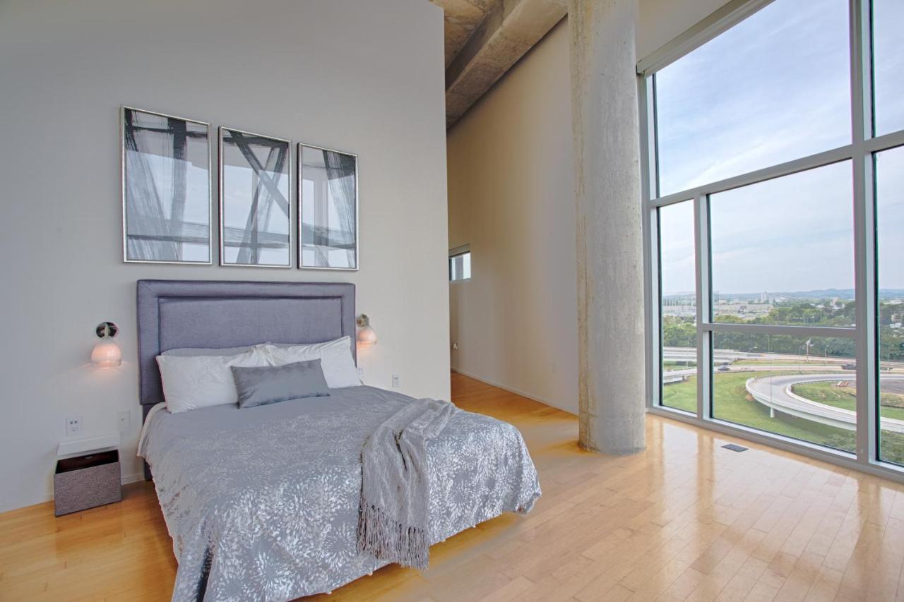 Holiday home Luxe Two Bedroom Penthouse With Skyline Views, Internet, Gym
