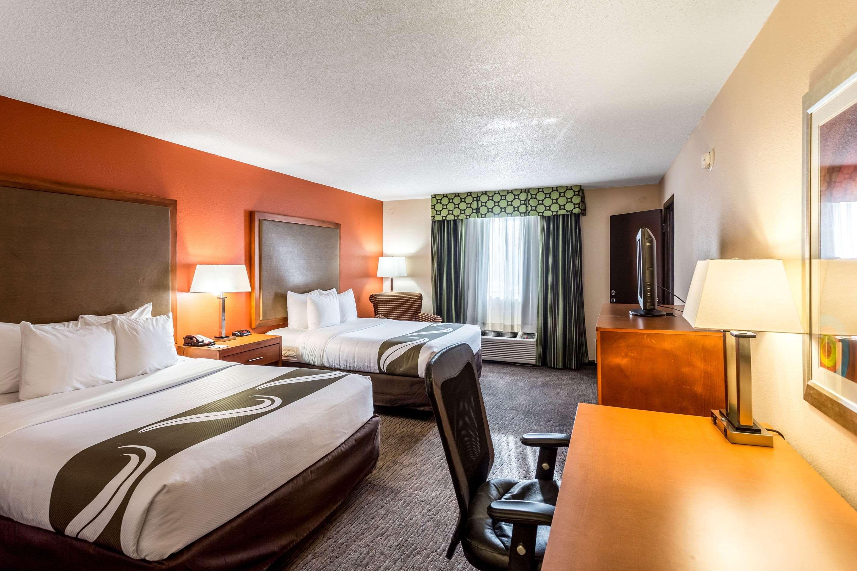 Comfort & Downtown - Stadium Hotel
