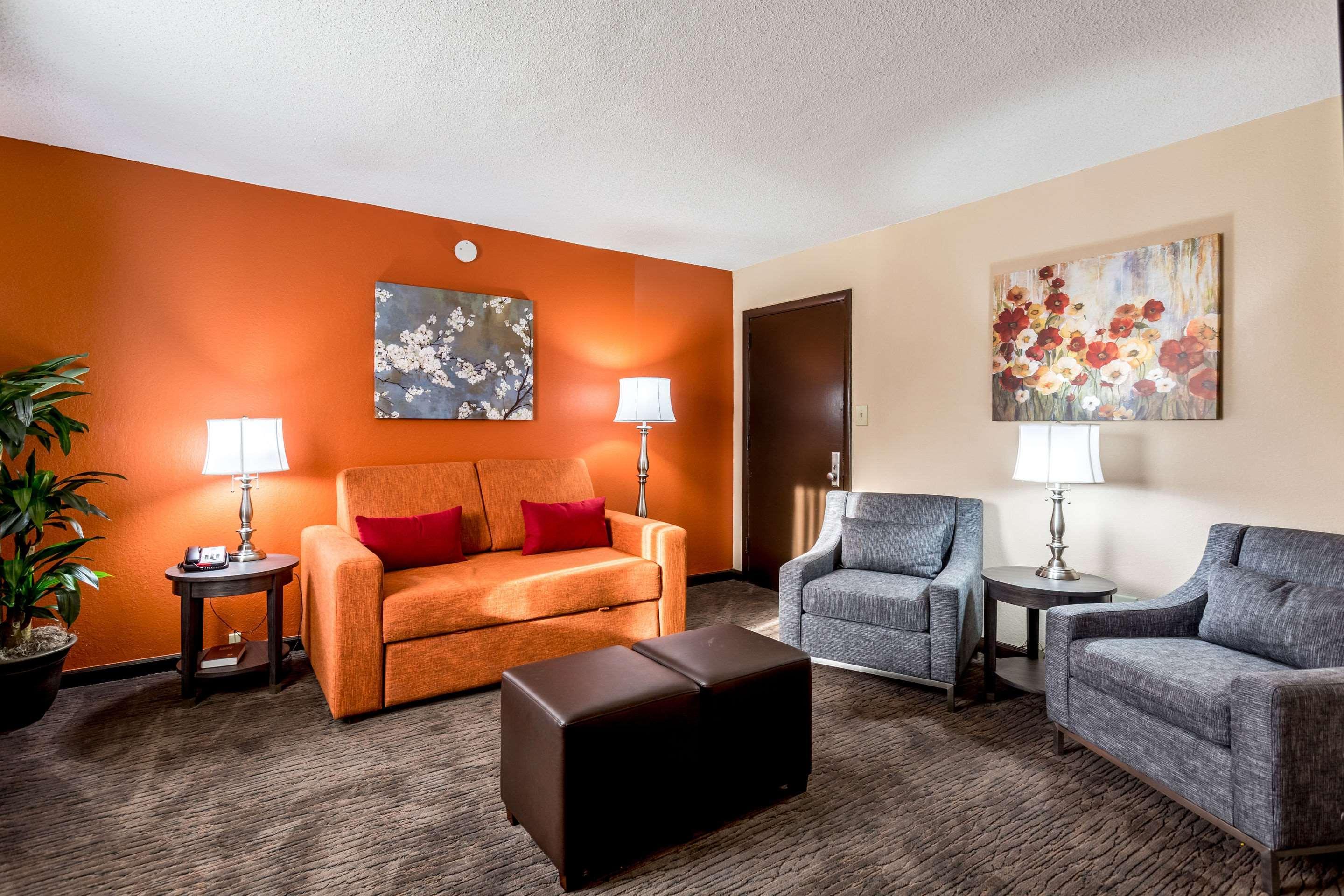 Comfort & Downtown - Stadium Hotel