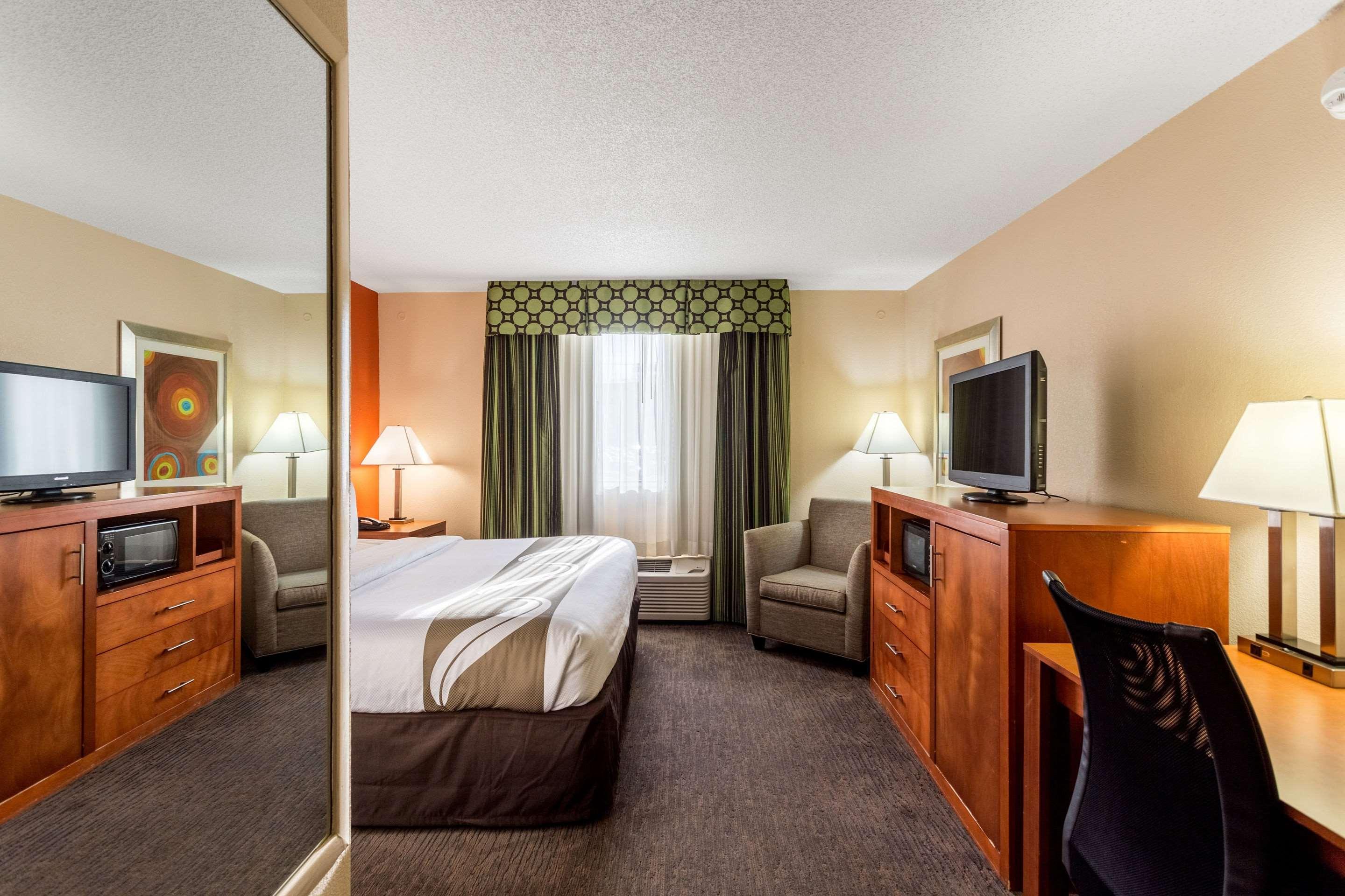 Hotel Comfort & Downtown - Stadium 2*
