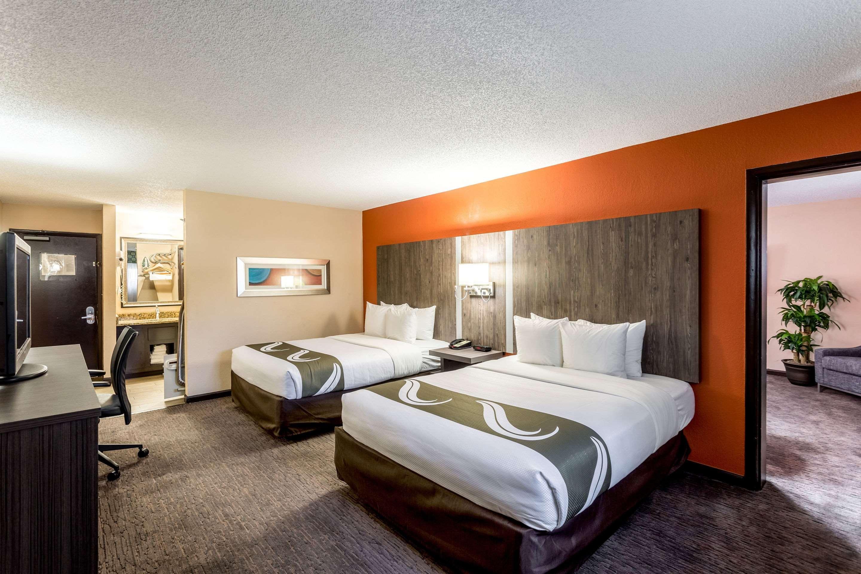 Comfort & Downtown - Stadium Hotel 2*