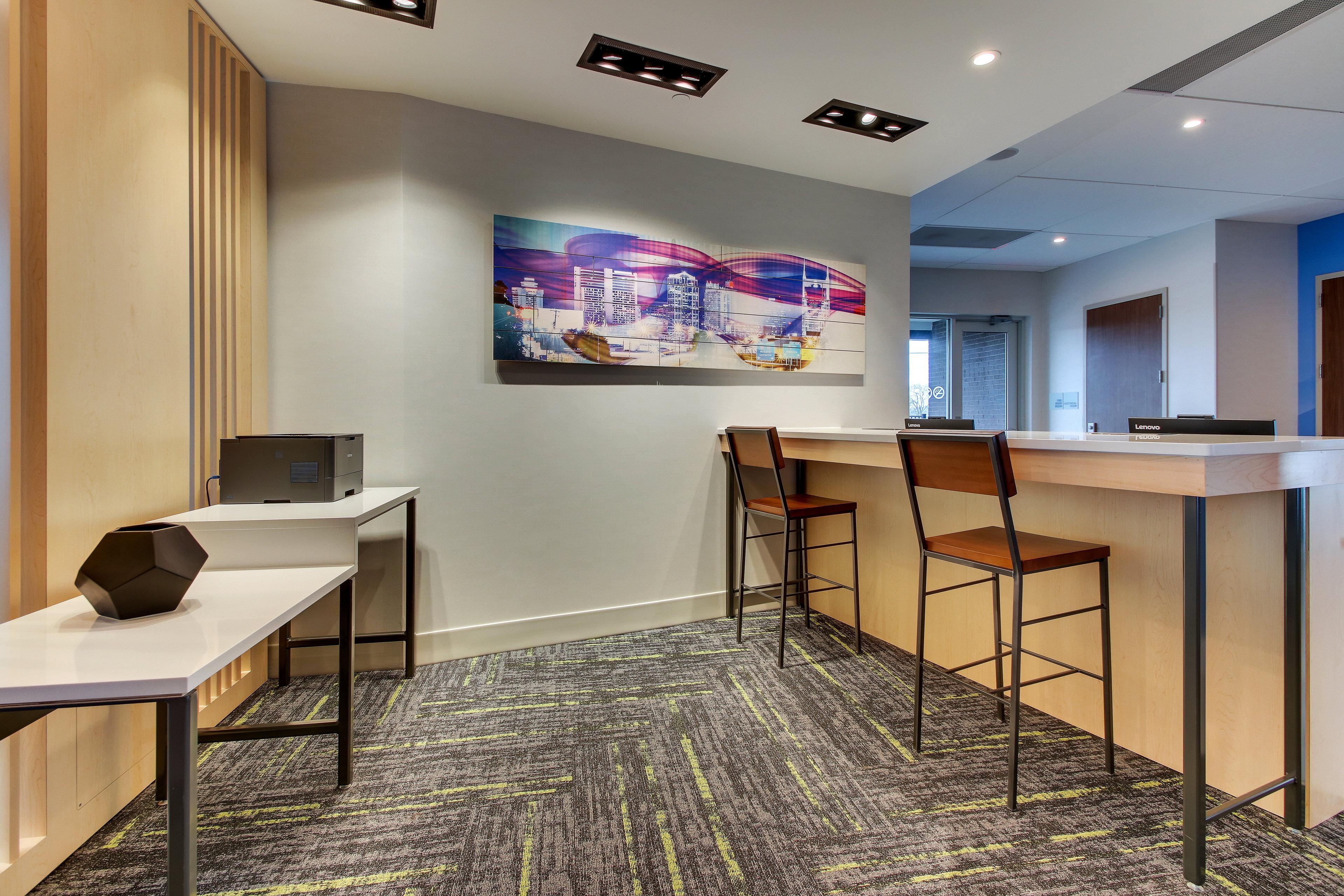 Express & - Metrocenter Downtown By Ihg 3* Nashville