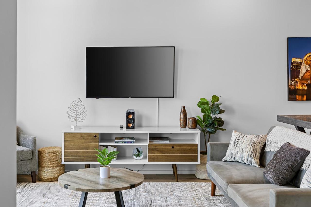 River View, Balcony, Germantown, Central, Elevator