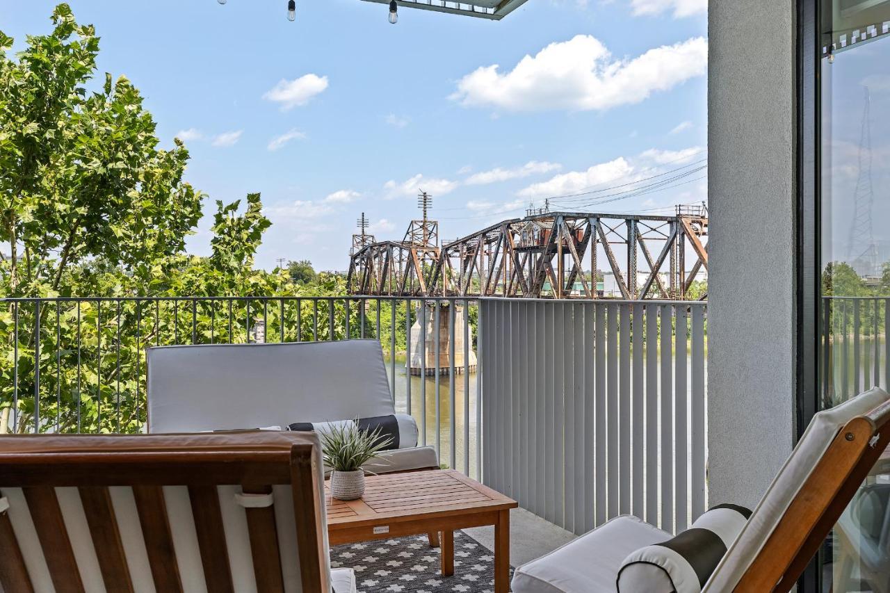 River View, Balcony, Germantown, Central, Elevator Apartment *