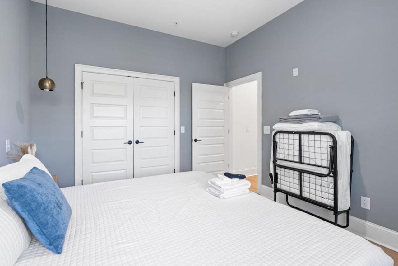 Apartment Stunning Spacious 6 Beds, 2 Bedroom In Walkable Area
