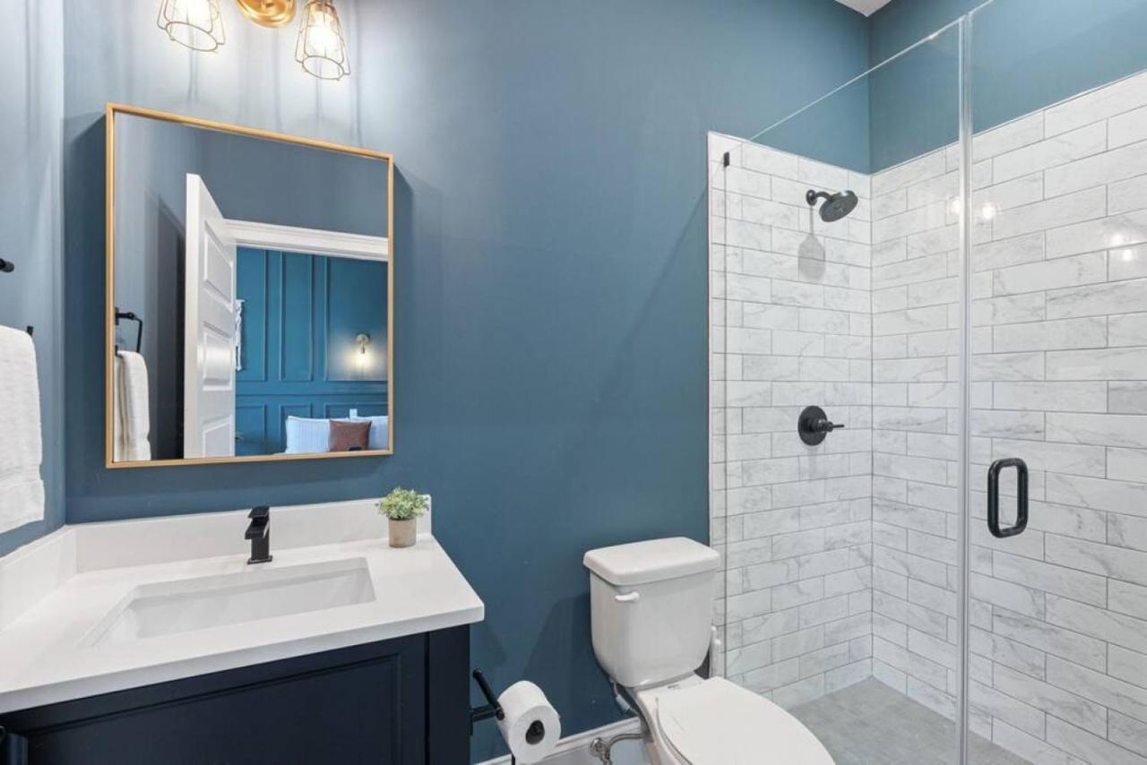Stunning Spacious 6 Beds, 2 Bedroom In Walkable Area Apartment