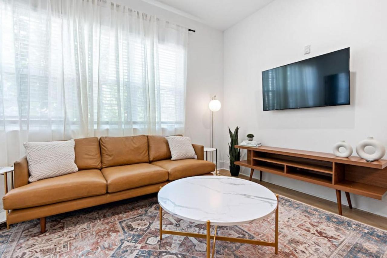 Chic 5 Bed, 2 Bedroom Free Parking - 3 Miles To Broadway Apartment Nashville