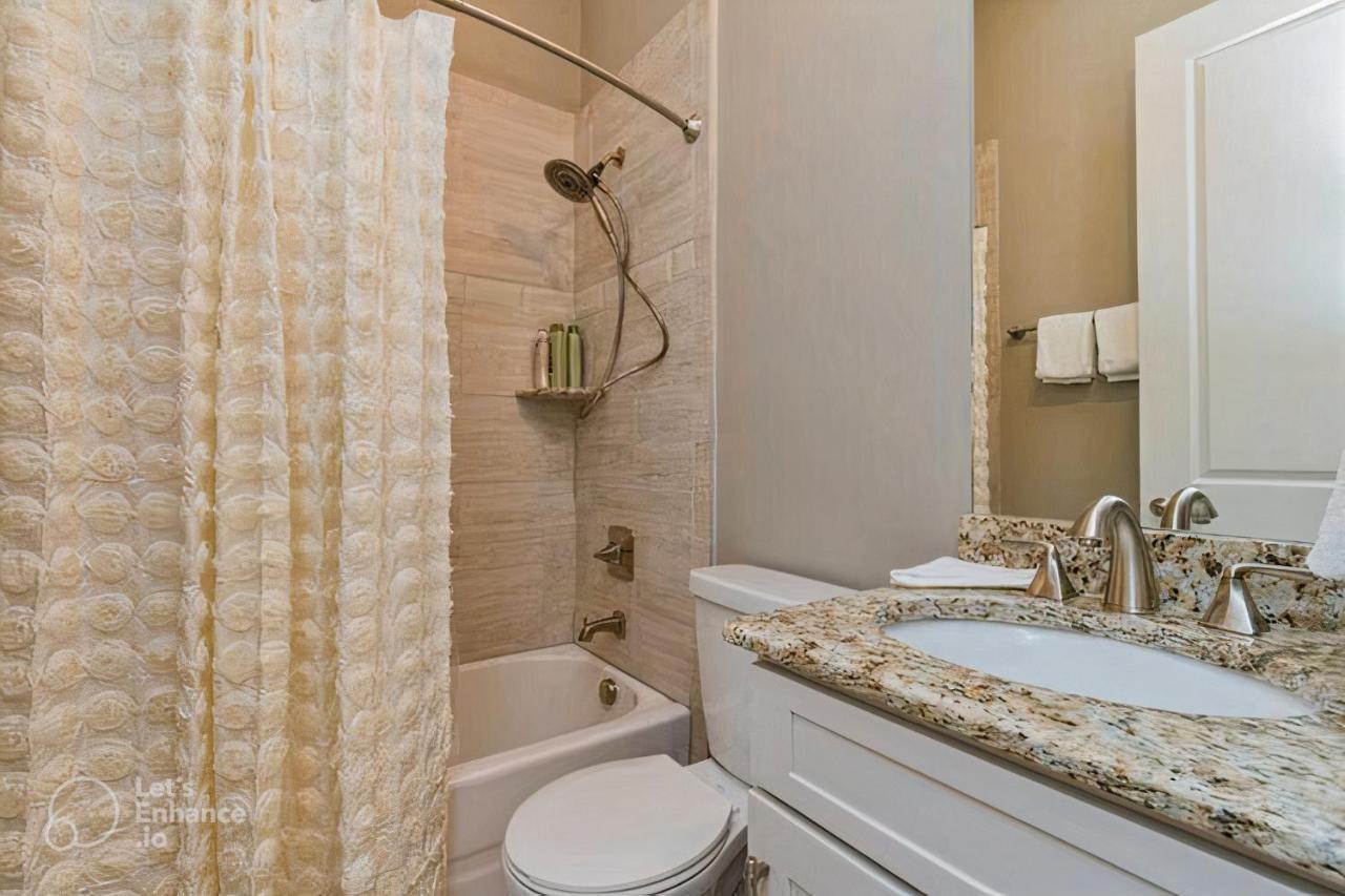 Holiday home Glitz & Guitars I Stylish 3br With Rooftop Hot Tub In East Nashville