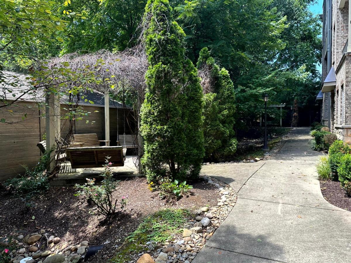 Glitz & Guitars I Stylish 3br With Rooftop Hot Tub In East *