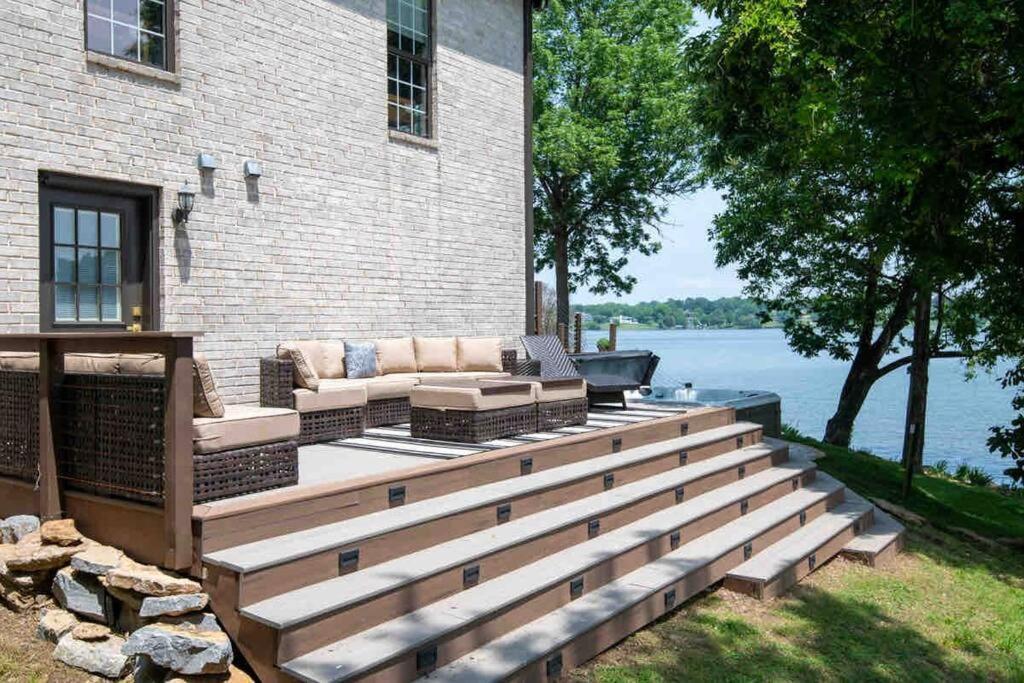 Luxury@lake Mansion Pool/hot Tub For Discerning Tastes